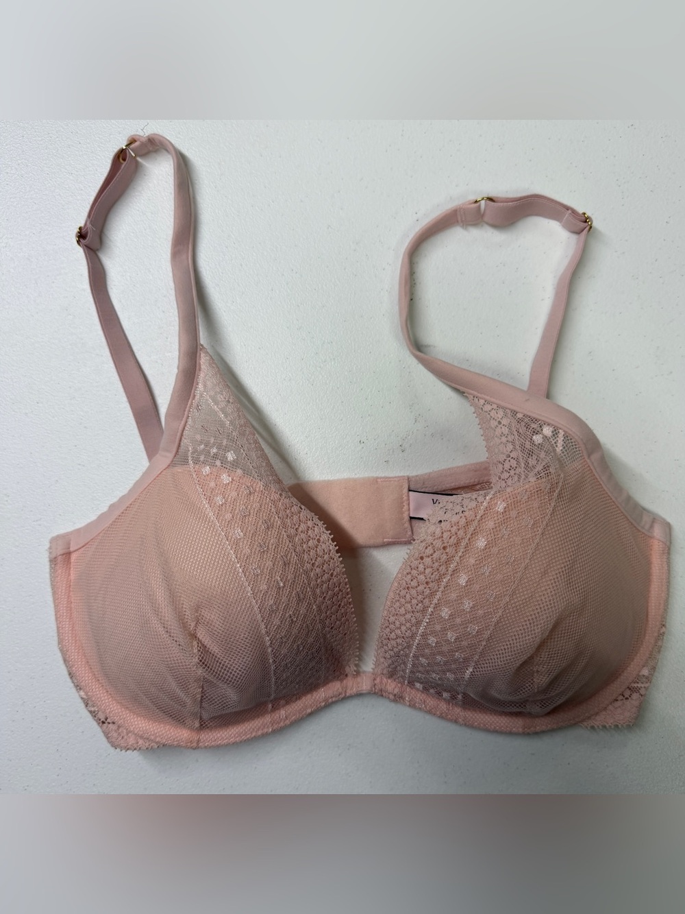Victoria’s Secret Incredible Plunge Bra 36C Blush Pink Lace Mesh Underwire